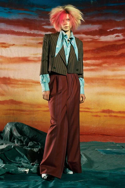 Look 32